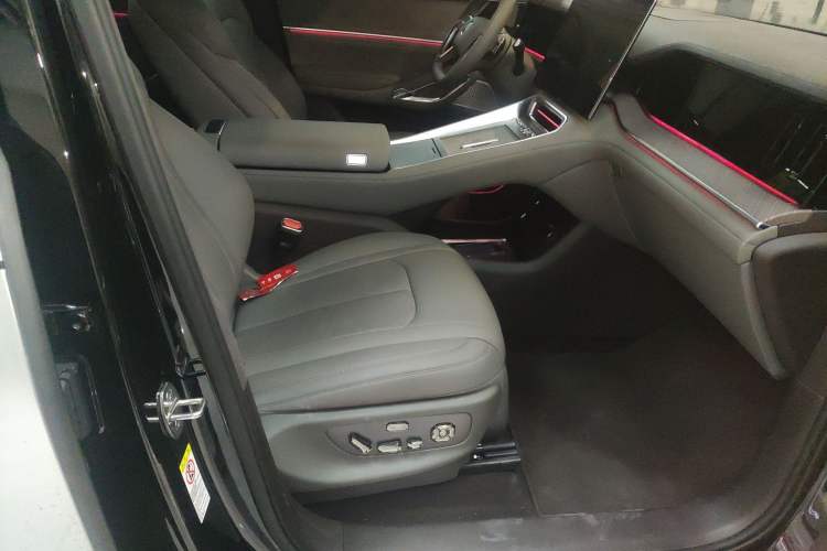 Used Denza N9 2025 Flagship Model