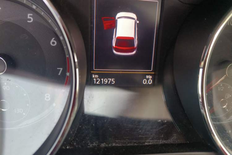 Used Volkswagen Tiguan L 2017 330TSI Automatic Two-Wheel Drive Luxury Edition Odometer Close Up