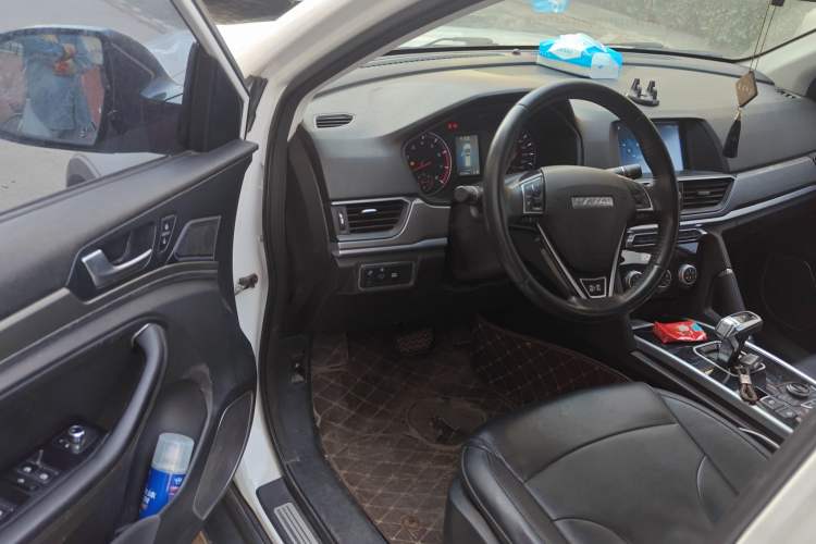 Used Haval H6 2017 Restyled Red-Label Sport Version 1.5T Automatic Two-Wheel Drive Luxury Trim