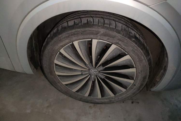 Used Volkswagen Viloran 2024 380TSI Flagship Edition Right Front Wheel Hub