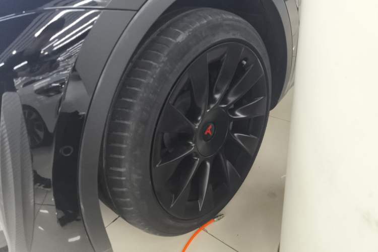 Used Tesla Model Y 2021 Long-Range All-Wheel-Drive Version 3D7