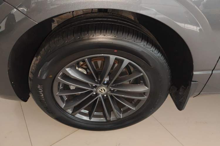 Used Changan UNI-K 2023 2.0T Two-Wheel Drive YueShang Trim
