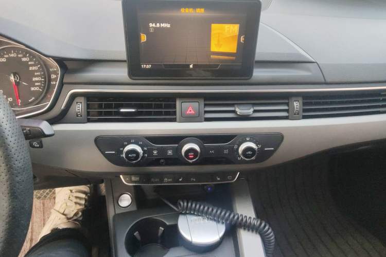 Used Audi A4L 2019 40 TFSI Ambition Version China V Audio And AC Panel