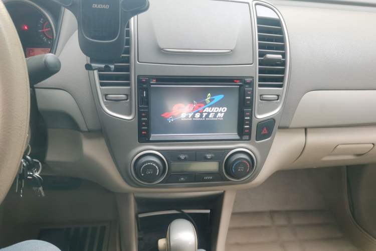 Used Nissan Sylphy 2012 1.6XE CVT Comfort Edition Audio And AC Panel