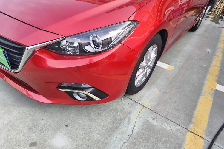 Used Mazda Mazda 3 Axela 2016 Sedan 1.5L Automatic Luxury Model
