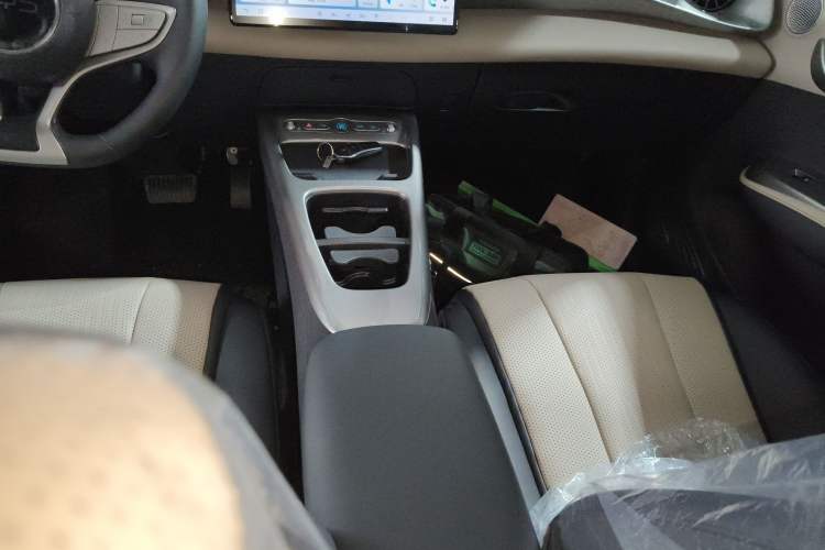 Used BYD Dolphin 2025 Smart Drive Version 420 km Freedom Edition
