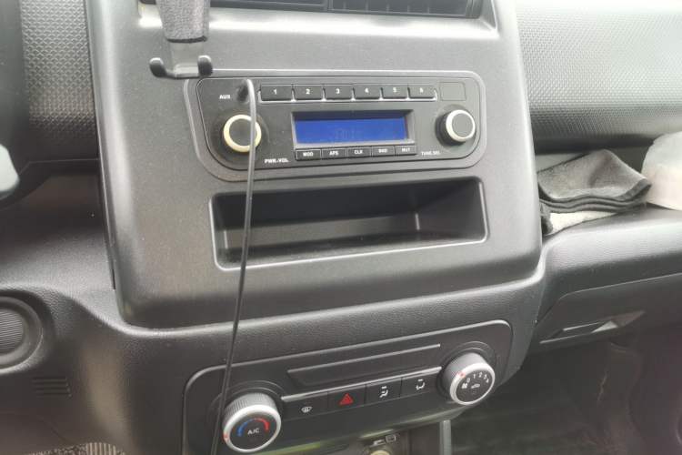 Used CHANGAN OSHAN X70A 2019 1.5L Manual Basic Version China VI Standard