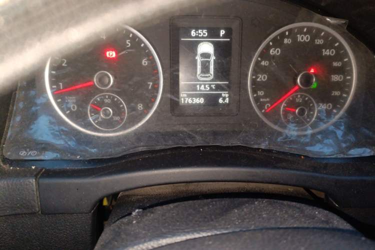 Used Volkswagen Tiguan 2016 280TSI Automatic Two-Wheel Drive Silk Road Comfort Edition Odometer Close Up