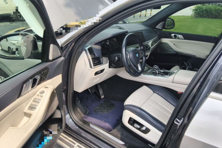 Used BMW X7 2020 xDrive40i Luxury Package with Leading Features Driver Seat