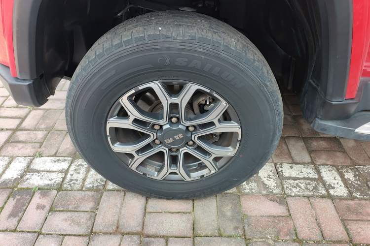 Used BAIC Off-Road BJ40 2020 2.0T Automatic Four-Wheel Drive Urban Hunter Edition Chivalrous Type Left Front Wheel Hub