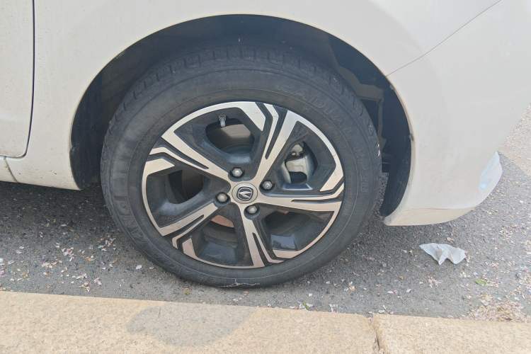 Used CHANGAN Benni E-Star 2020 Xinyue Edition Lithium-NMC Right Front Wheel Hub