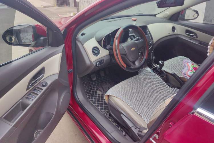 Used Chevrolet Cruze 2015 1.5L Classic SE MT
