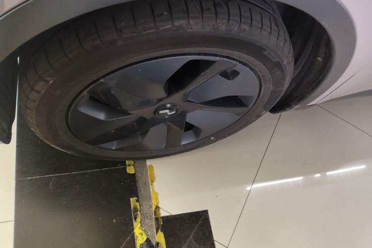 Used ONVO L60 2024 60 kWh Rear-Drive Version Left Front Wheel Hub