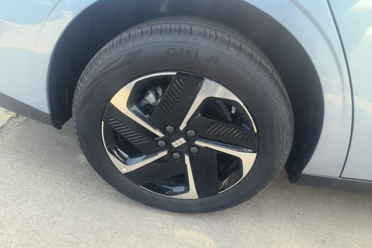 Used Geely Galaxy L6 2025 EM-i 140km Starship Edition
