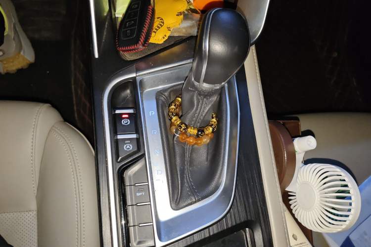 Used Geely Auto Binray 2018 14T CVT Binyi Edition Gear Lever