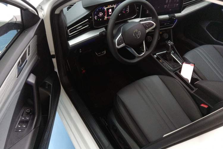 Used Volkswagen Sagitar 2026 Model 30 Million Units Selected 300TSI DSG Surpassing Edition Driver Seat