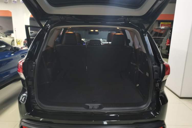 Used Toyota Highlander 2018 2.0T Four-Wheel Drive Luxury Version 7 Seats China VI Standard
