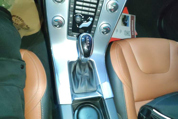 Used Volvo V60 2016 T5 Zhiya Edition