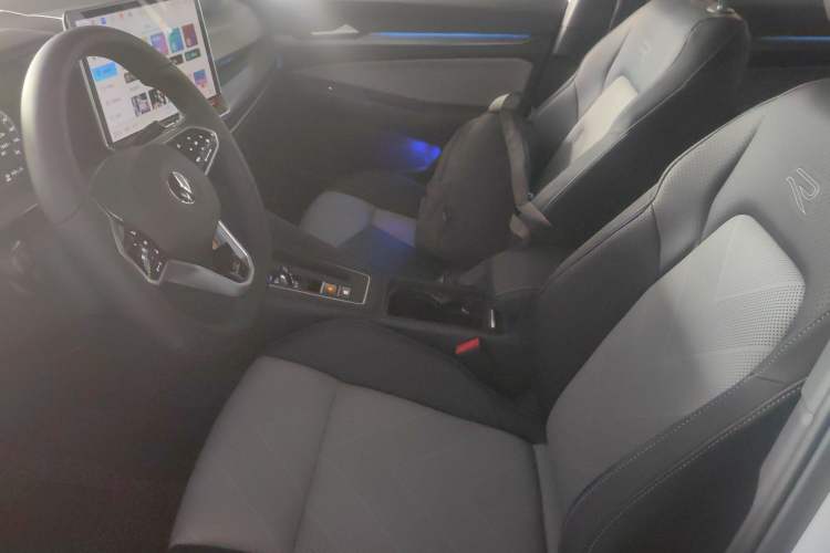 Used Volkswagen Golf 2025 300TSI R-Line