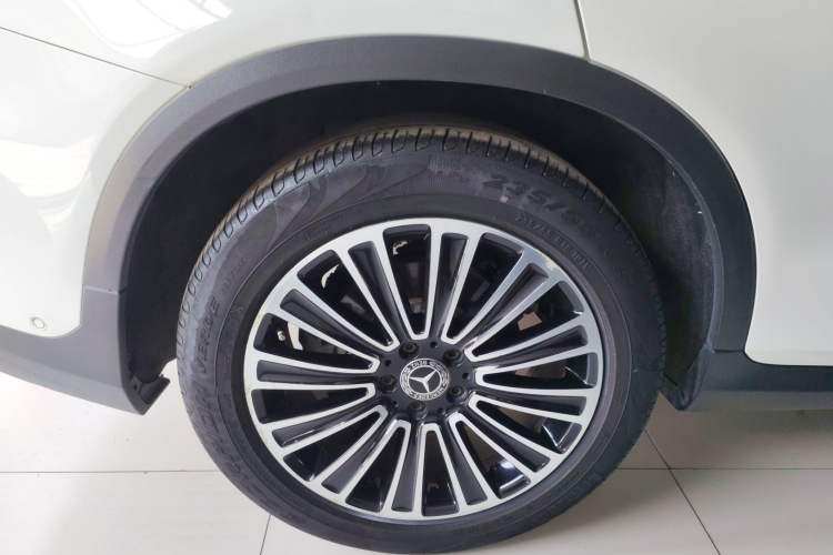 Used Mercedes-Benz GLC 2018 GLC 260 4MATIC Dynamic Edition Exterior 5