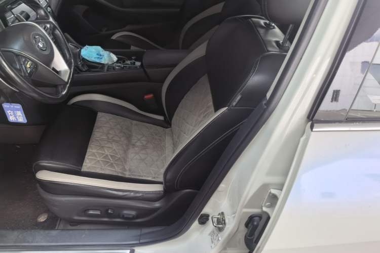 Used Nissan Maxima 2016 2.5L XV Ultimate Edition
