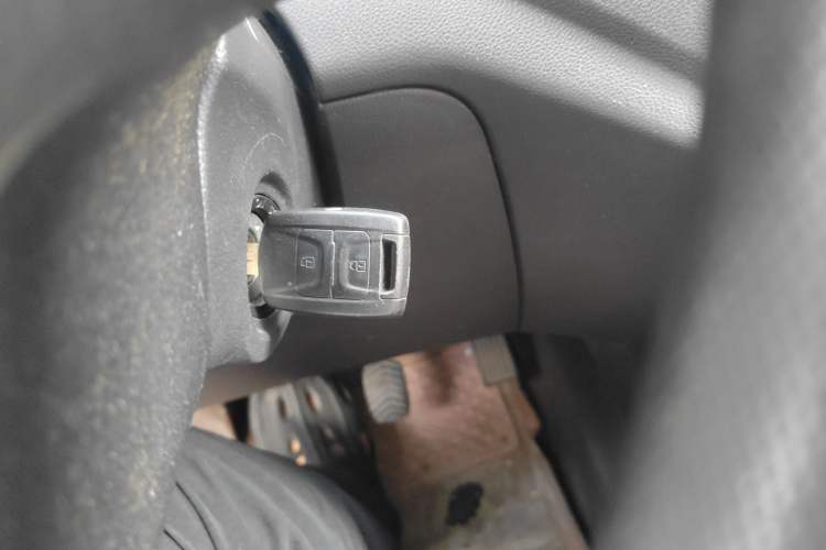 Used Wuling Hongguang V 2021 1.5L Jingqu Edition Enclosed-Window Vehicle LAR