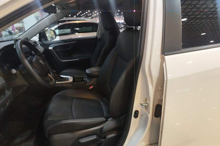 Used Toyota RAV4 2021 2.0L CVT Two-Wheel Drive Urban Edition