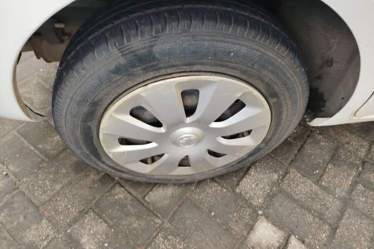 Used Venucia R30 2014 1.2L Manual Enjoyment Edition