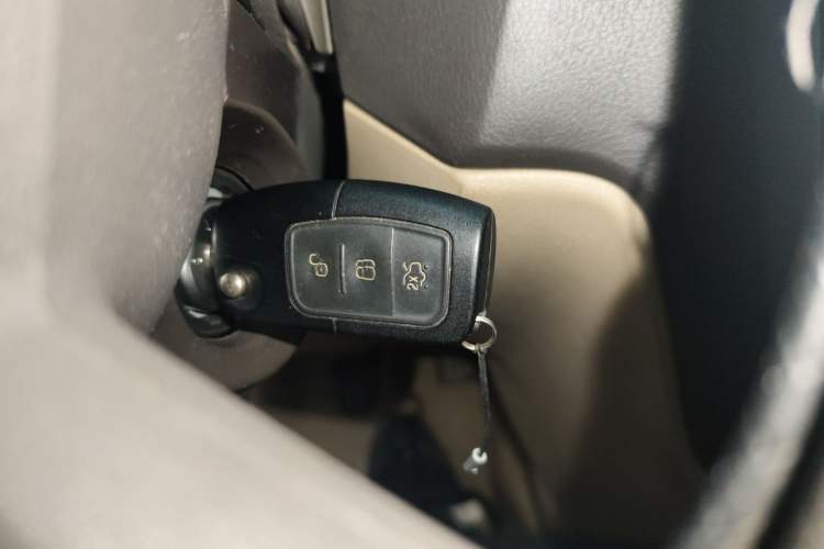 Used Ford Focus 2013 Sedan Classic 1.8L Manual Base Model