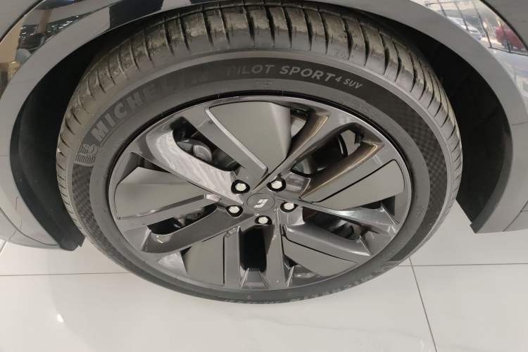 Used Li Auto L7 2024 MAX Model Left Front Wheel Hub