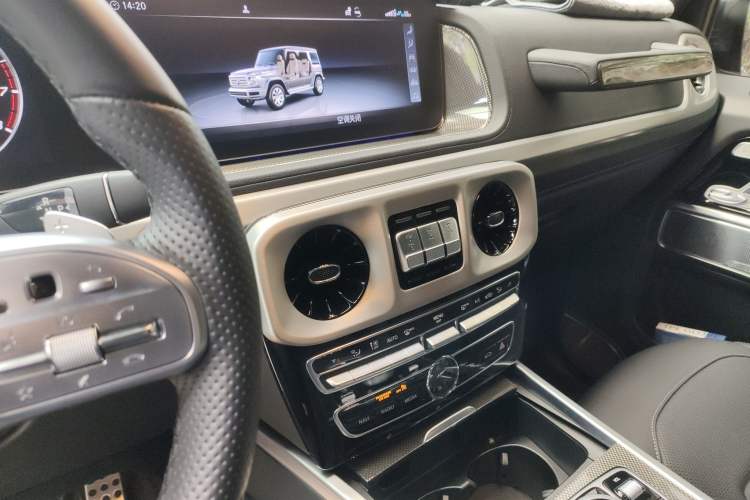 Used Mercedes-Benz G-Class 2019 Facelifted G 500 Audio And AC Panel