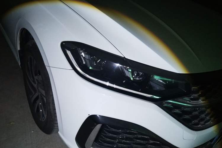 Used Volkswagen Lavida 2024 300TSI DSG Starry Sky Leading Edition Right Front Headlight