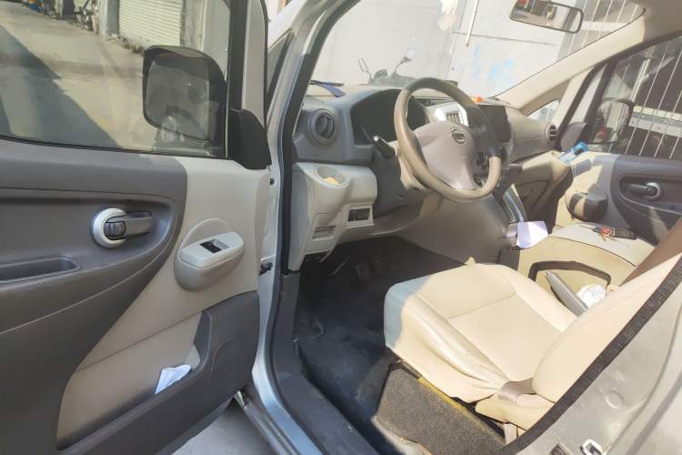 Used Nissan NV200 2014 1.6L CVT Luxury Model China V Standard
