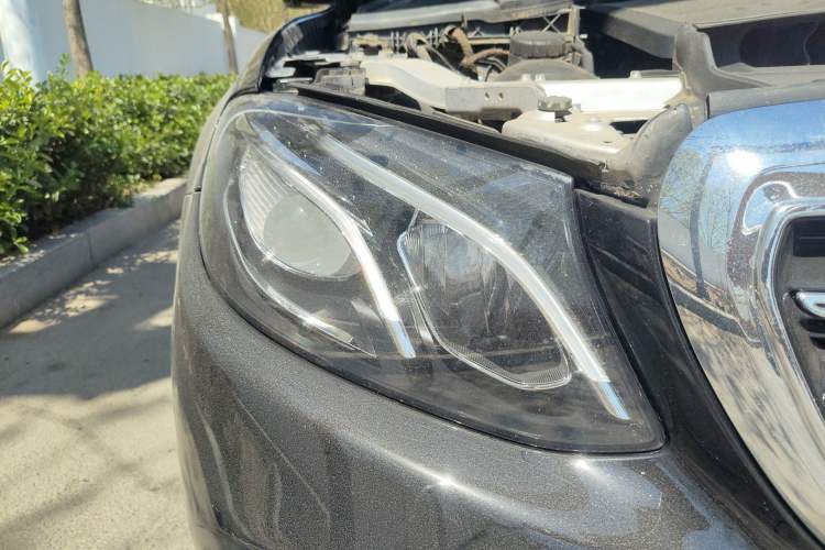 Used Mercedes-Benz E-Class 2019 Restyled E 300 L Luxury Edition Right Front Headlight