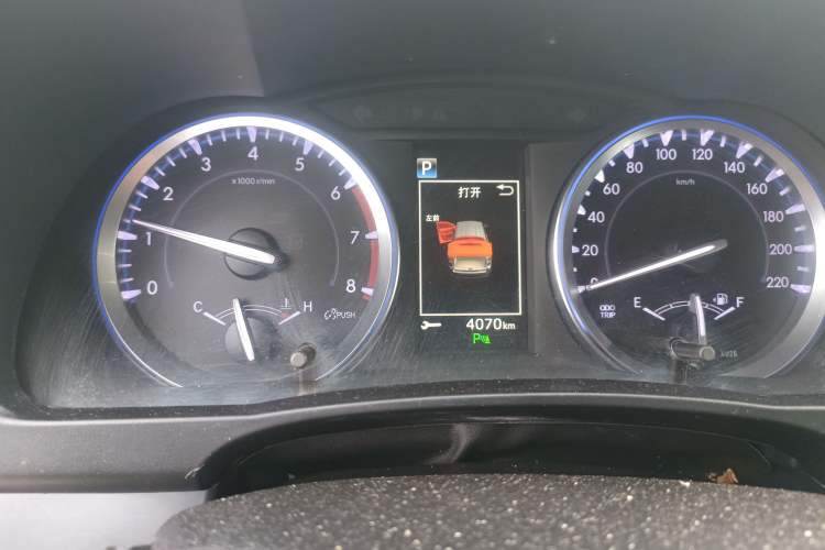 Used Toyota Highlander 2018 2.0T Four-Wheel Drive Knight Edition 7 Seats China VI Standard
