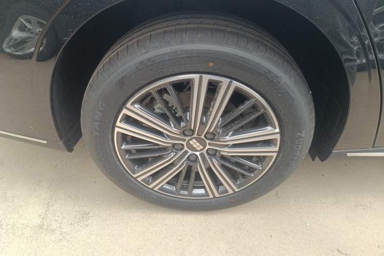 Used Geely Galaxy Stellar 6 2026 Model 125km Exploration+ Edition Right Rear Wheel Hub