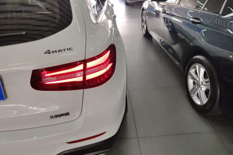 Used Mercedes-Benz GLC 2019 GLC 260 4MATIC Luxury Model
