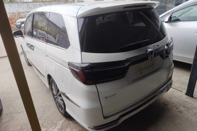 Used Honda Elysion 2022 2.0L eHEV Luxury First Edition Rear Left 45 Deg