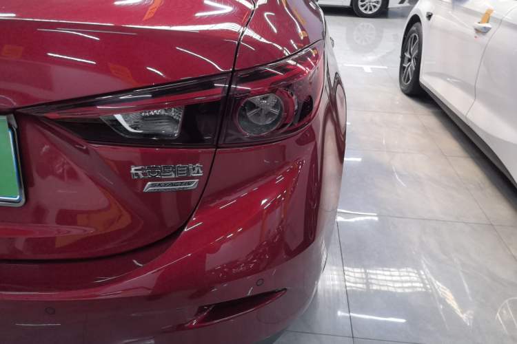 Used Mazda 3 Axela 2019 Cloud-Controlled Sedan 1.5L Automatic Luxury Model China VI Standard