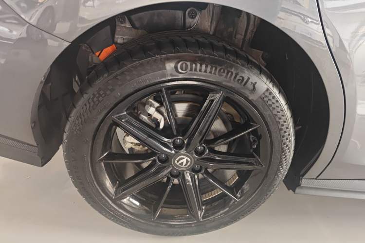 Used CHANGAN UNI-V iDD 2023 Zhidian iDD 1.5T 113km Smart & Fun Version (Rapid Edition) Right Rear Wheel Hub