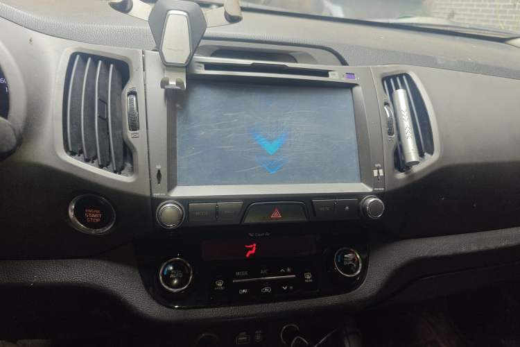 Used Kia Sportage R 2015 2.0L Automatic Two-Wheel Drive DLX Model
