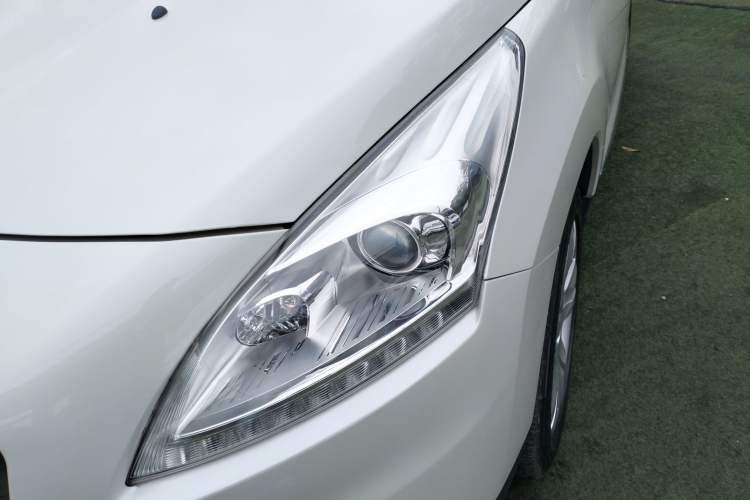 Used Peugeot 3008 2015 2.0L Automatic Classic Edition
