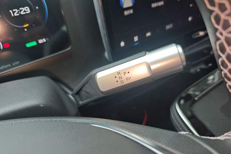 Used AION V 2023 Plus 70 Smart Edition Ternary Lithium Gear Lever