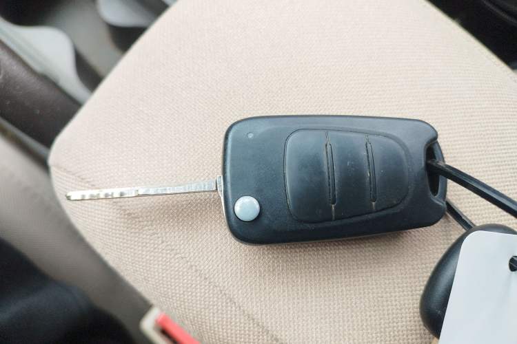 Used Hyundai Celesta 2011 1.6L Manual Luxury Model Vehicle Key