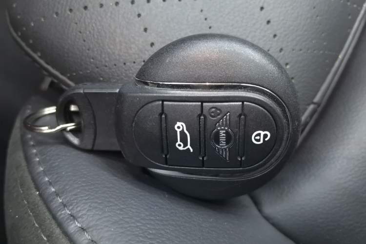 Used MINI MINI 2019 1.5T COOPER Artist Five-Door Edition