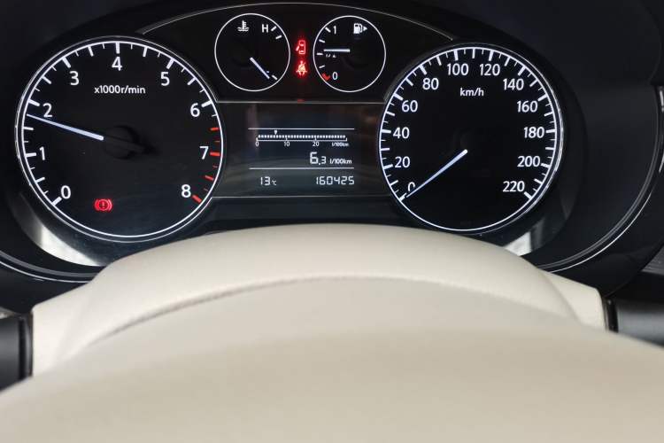 Used Nissan Tiida 2011 1.6L Manual Smart Version