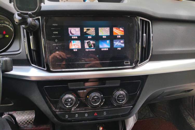 Used Skoda Kamiq 2020 1.5L Automatic Comfort Edition Audio And AC Panel