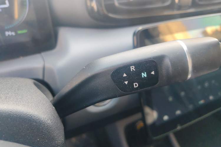 Used Leapmotor T03 2021 400 Lite Edition - Lithium-Ion Battery Gear Lever