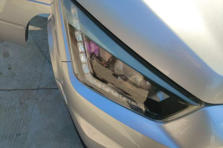 Used JMC Transit 2017 2.8T Commercial Version Short Wheelbase Mid-Roof 6/7/8-Seater JX493