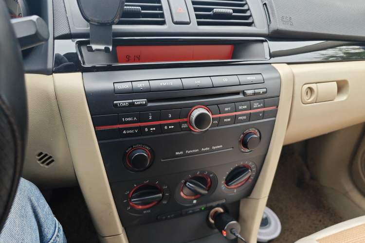 Used Mazda 3 2010 1.6L Automatic Classic Stylish Version
